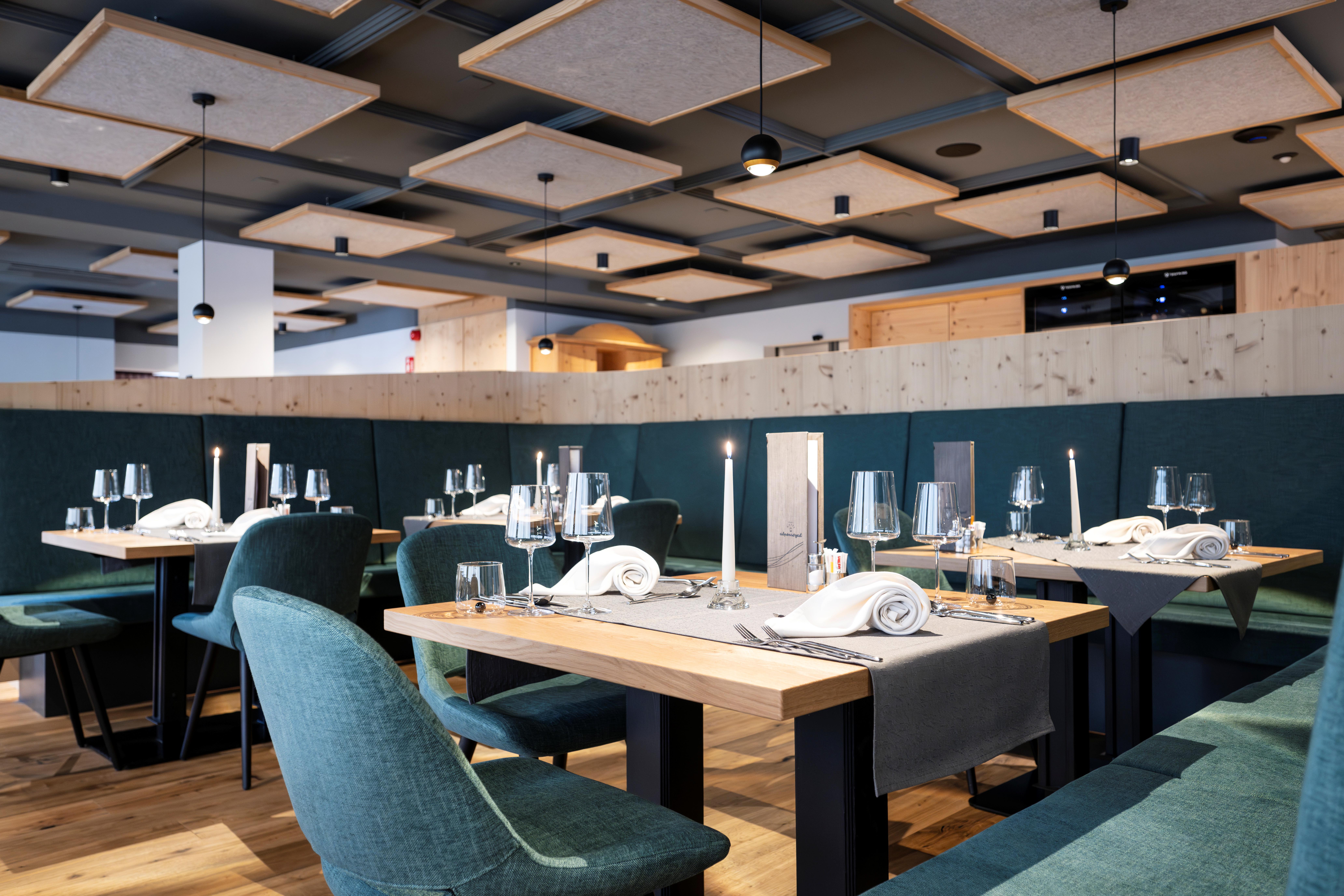 Alpenroyal Hotel slide 3