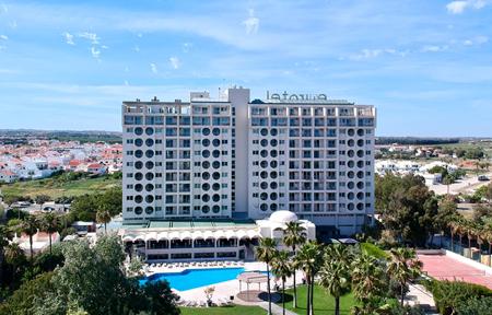 Ozadi Altura Beach Resort slide 1