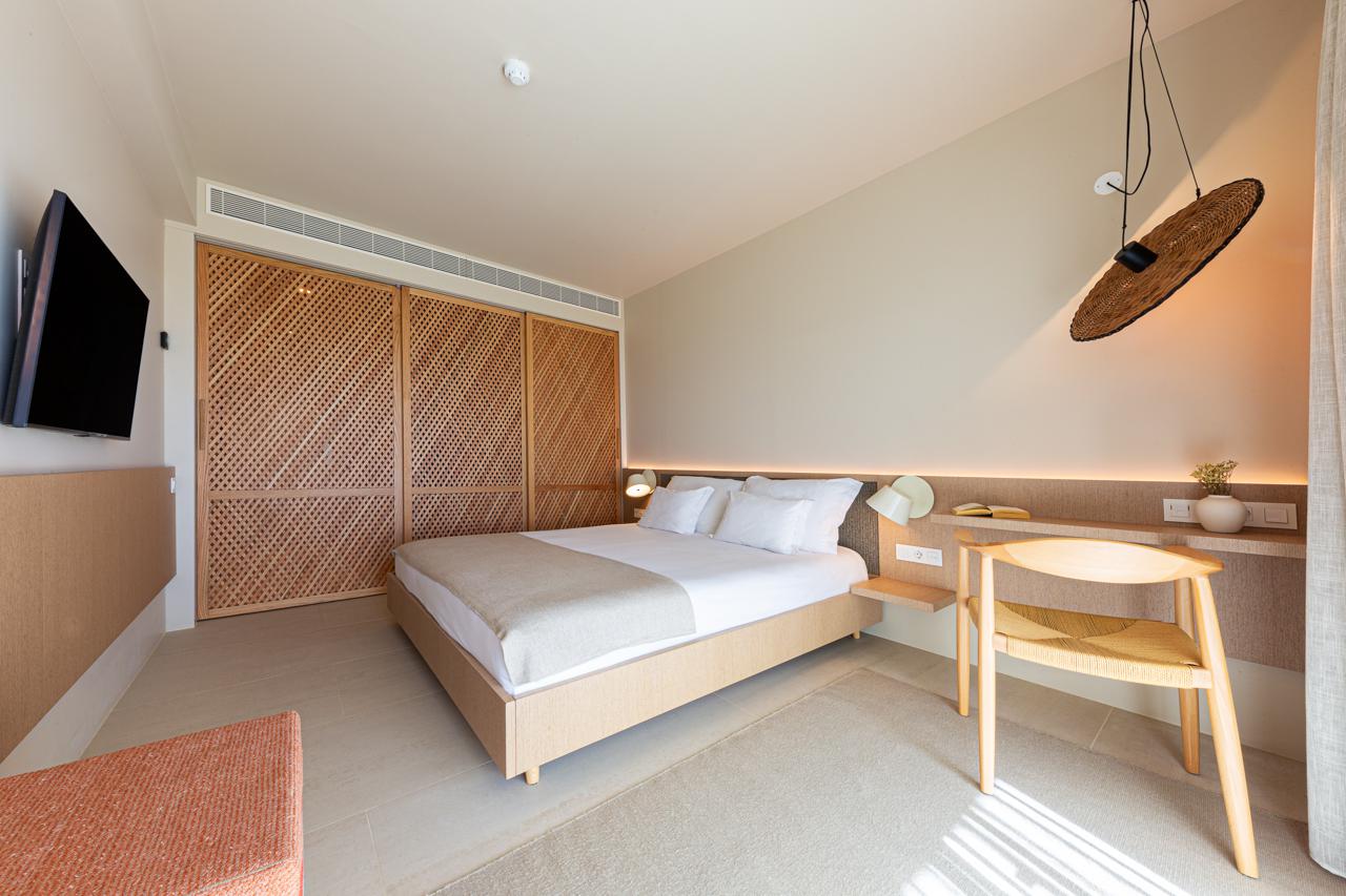 Ozadi Altura Beach Resort slide 2