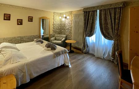 Hotel Edelweiss slide 2