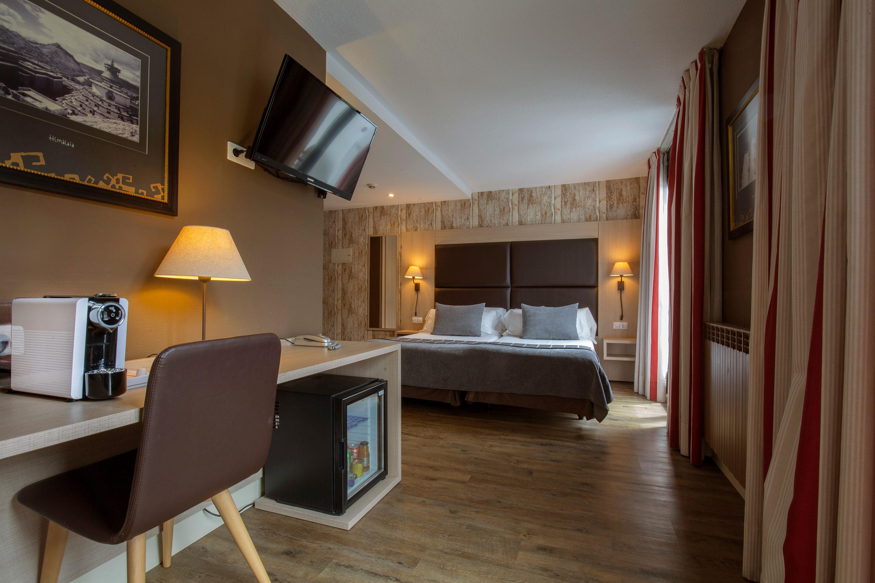 Hotel Himalaia Soldeu - halvpension  slide 3