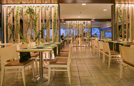 Hotel Piolets Centre slide 4