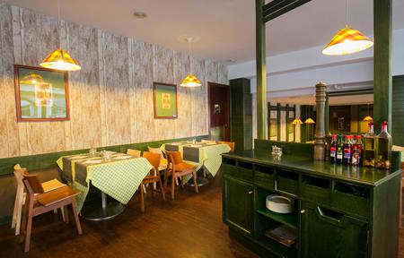 Hotel Piolets Centre slide 3