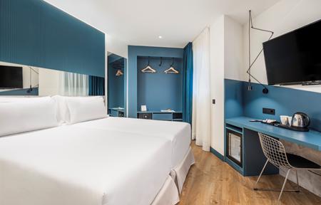 Occidental Las Canteras slide 3