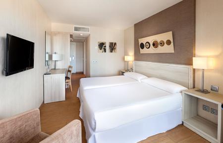 THB Lanzarote Beach slide 3