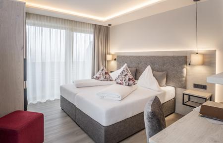 Hotel Schweizerhof  slide 2