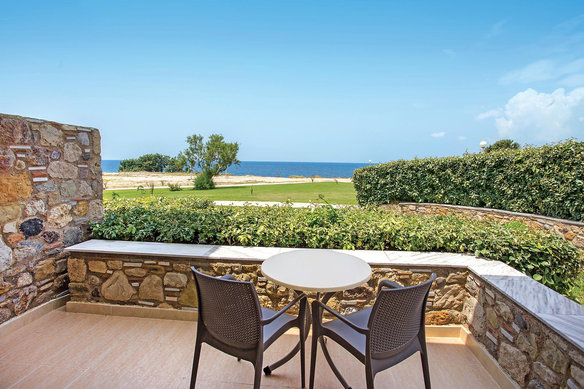 Hotel Kouros Palace slide 5