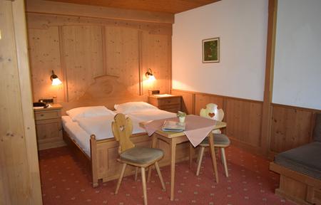 Hotel Garni Almhof slide 3