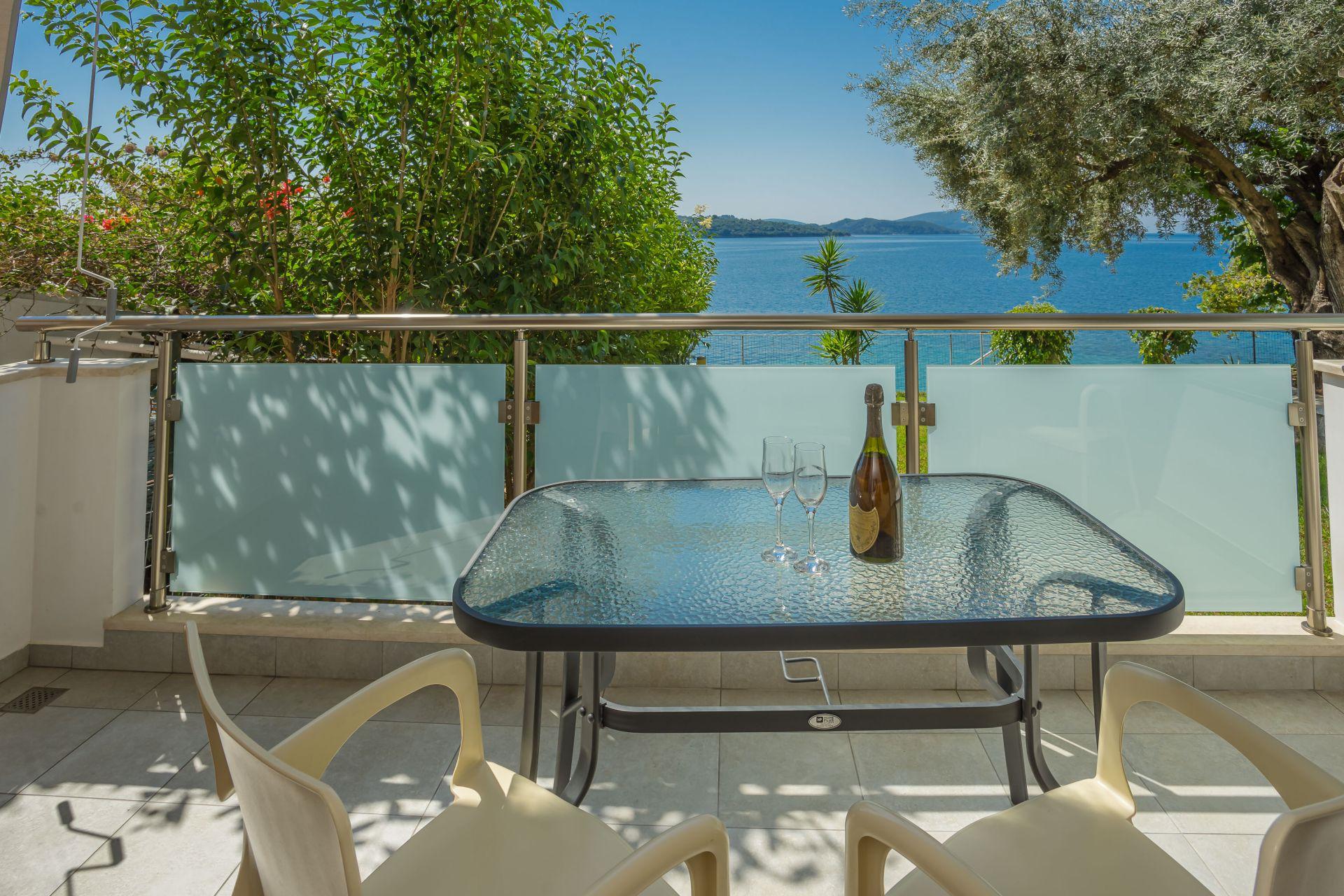 Mare Vita Apartments slide 4