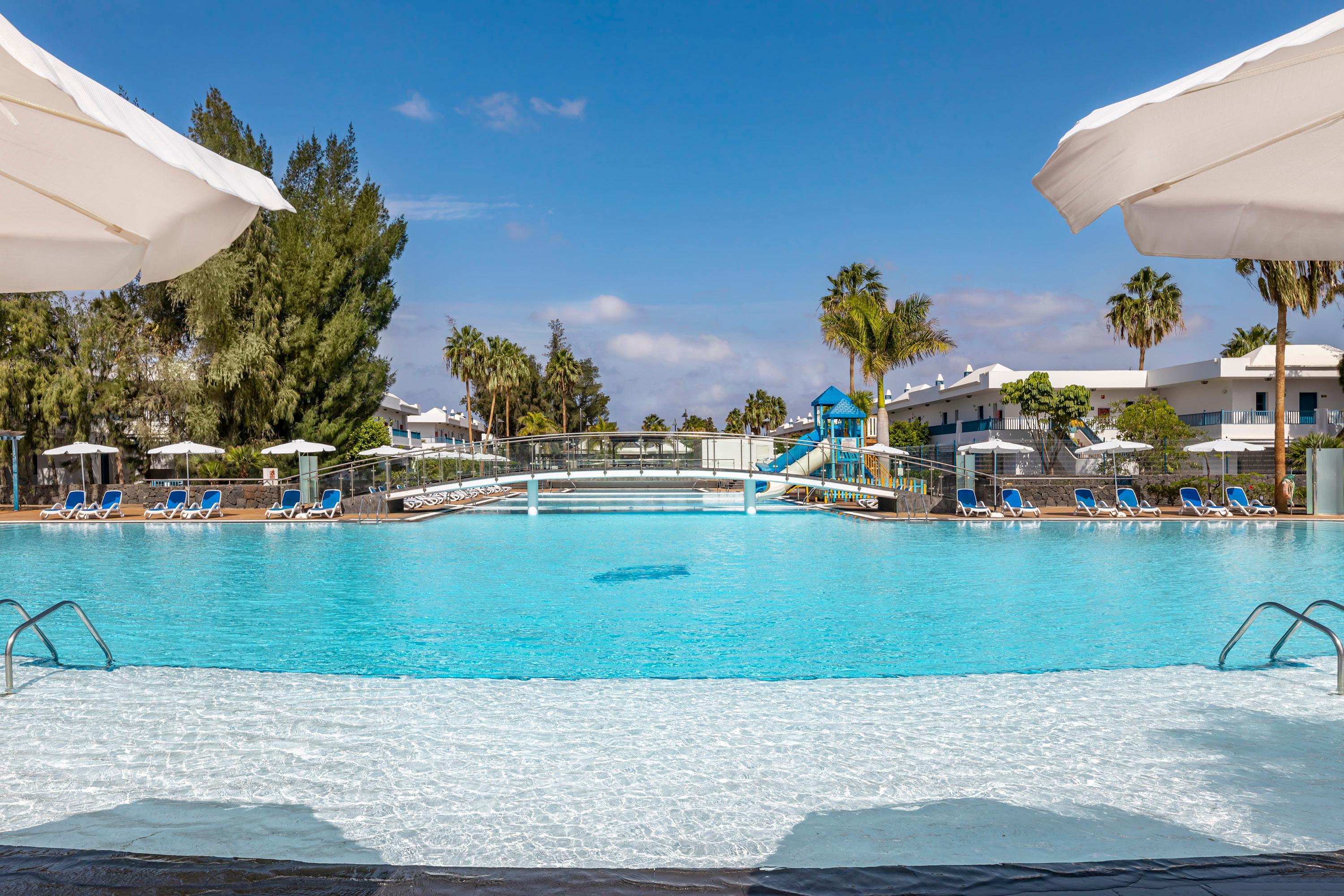 Aparthotel THB Tropical Island Resort - morgenmad slide 2