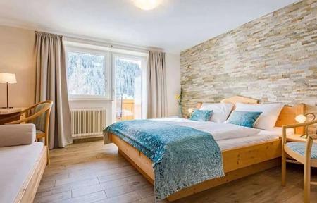 Berghotel Ronach slide 2