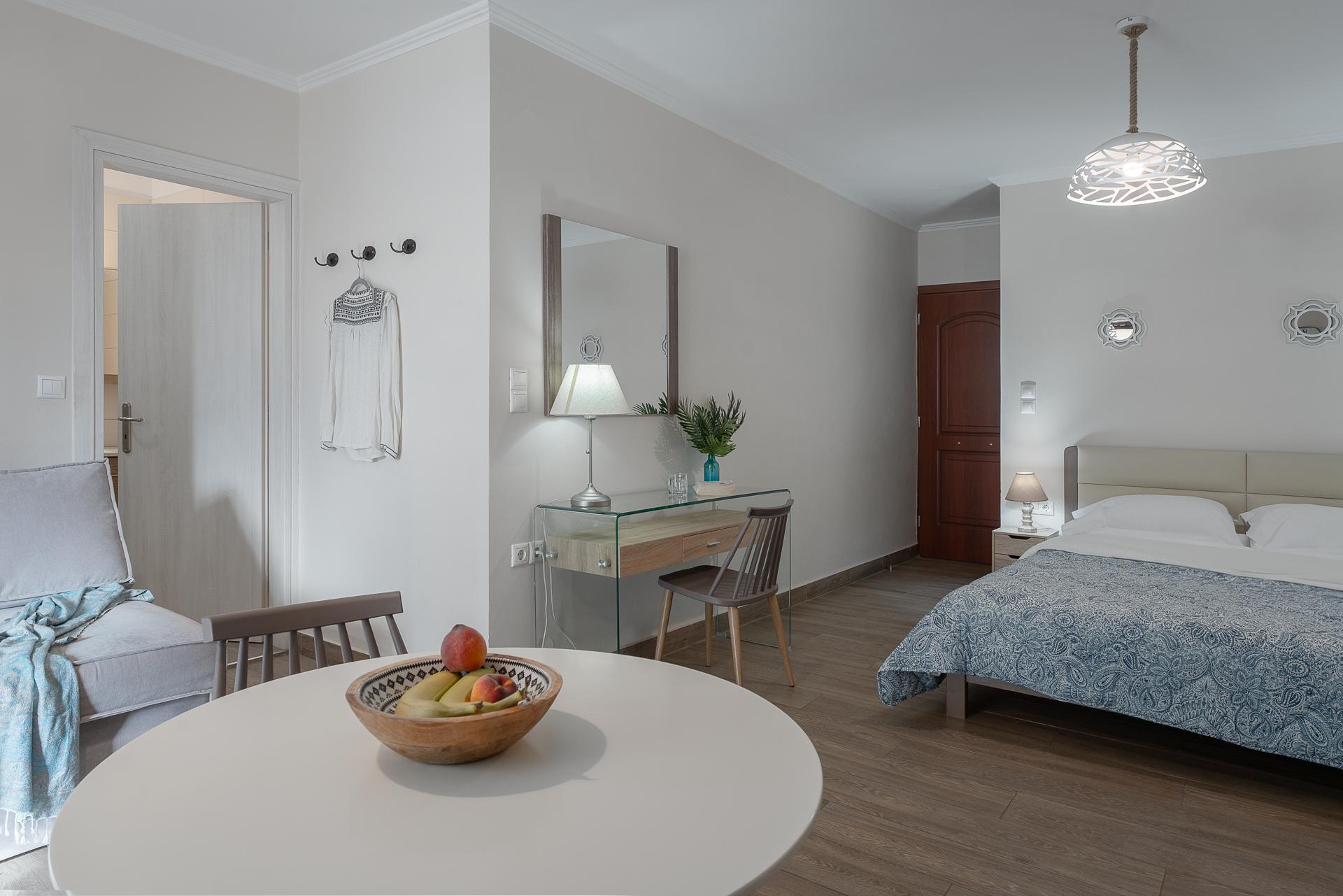 Captain's Seafront Apartments (tidligere Babis) slide 3