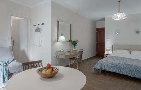 Captain's Seafront Apartments (tidligere Babis) slide 3