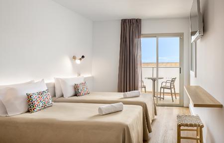 Hotel htop Amatista slide 2