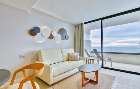 Relaxia Beverly Suites slide 3