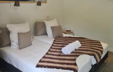 Hôtel L'Auberge Ensoleillée slide 4