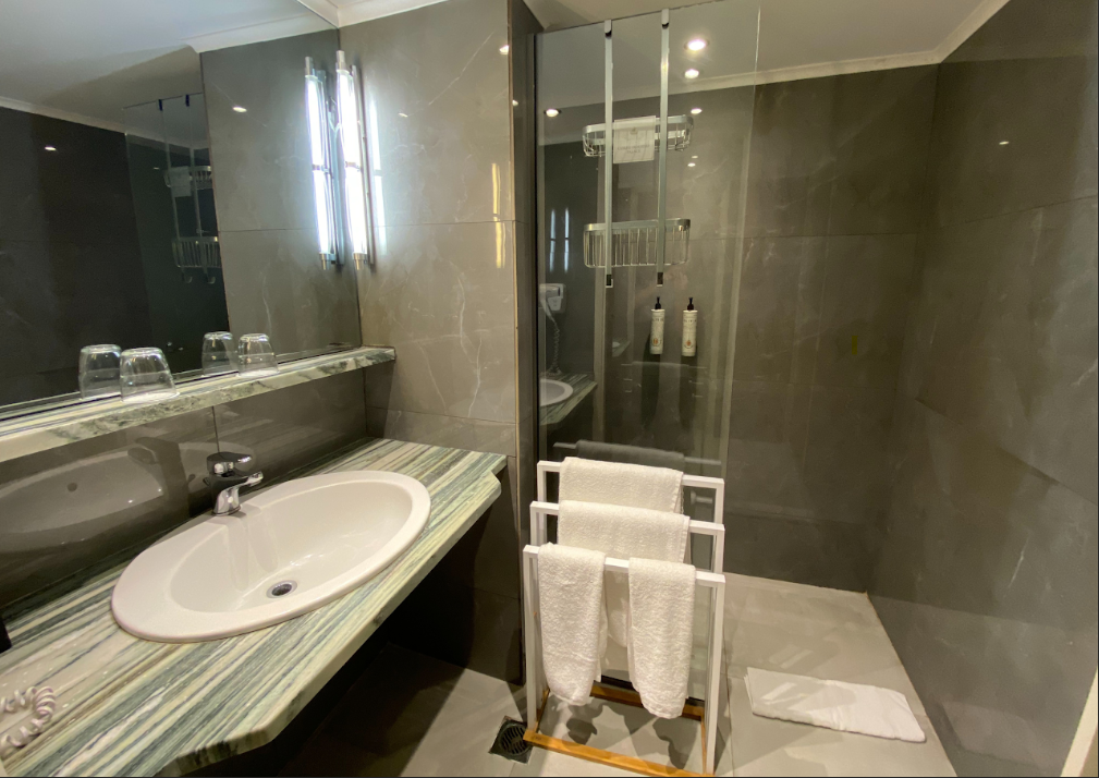 Hotel Corfu Holiday Palace slide 4