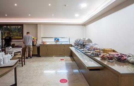 Hotel Africa slide 5