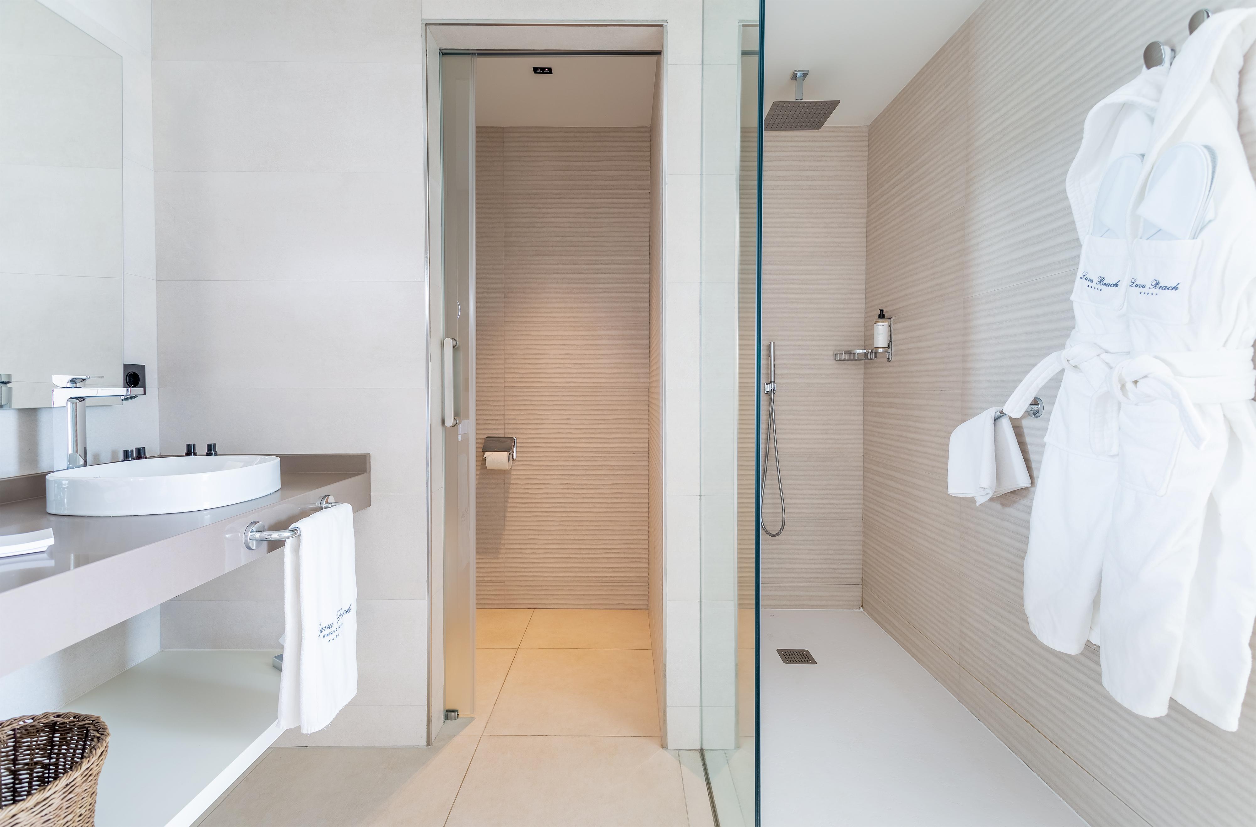 Hotel Lava Beach slide 3