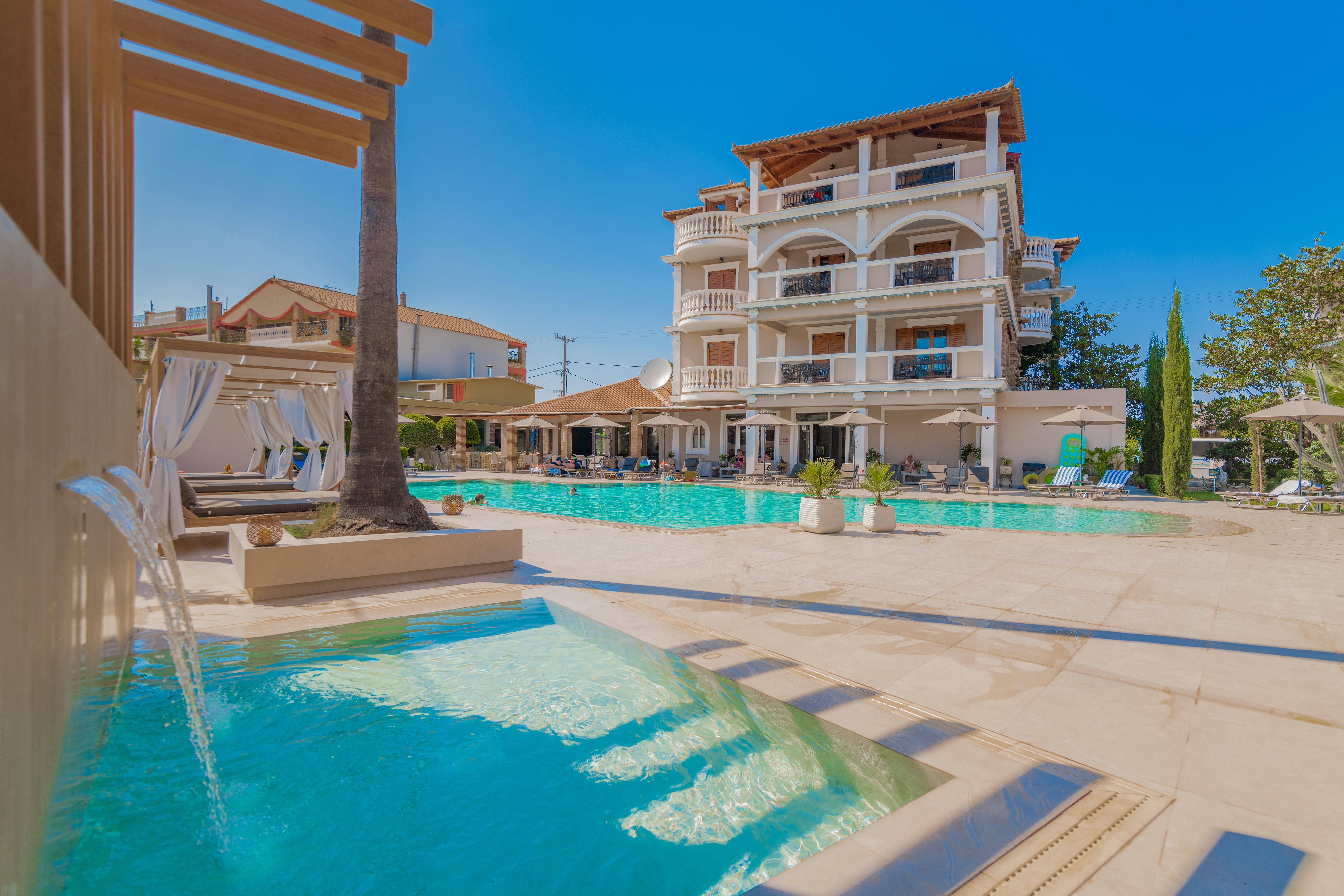 Hotel Plaza Pallas slide 3