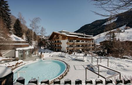 Familien-& Gartenhotel Theresia slide 1