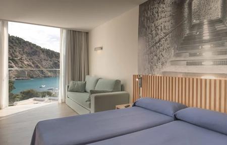 Aparthotel El Pinar slide 3