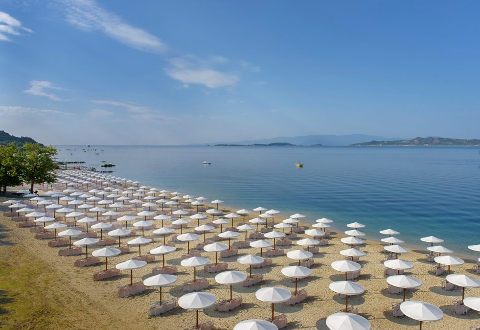 Hotel Akrathos Beach slide 2