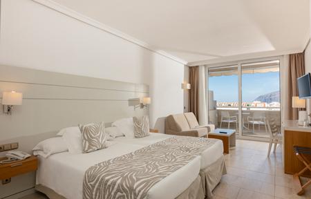 Hotel Landmar Playa la Arena slide 3