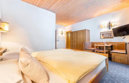 Hotel Pontives slide 3