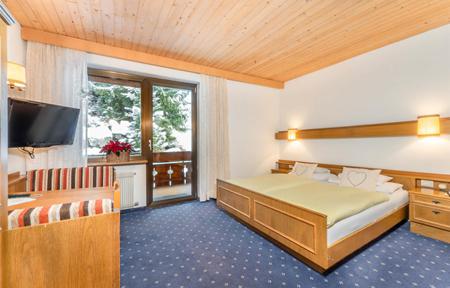 Hotel Pontives slide 2