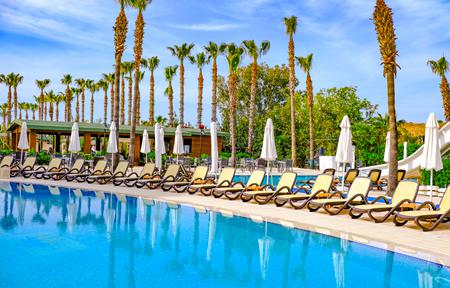 Hotel Royal Atlantis Beach slide 2