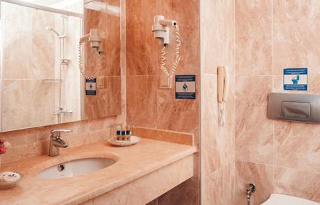 Hotel Royal Atlantis Beach slide 4