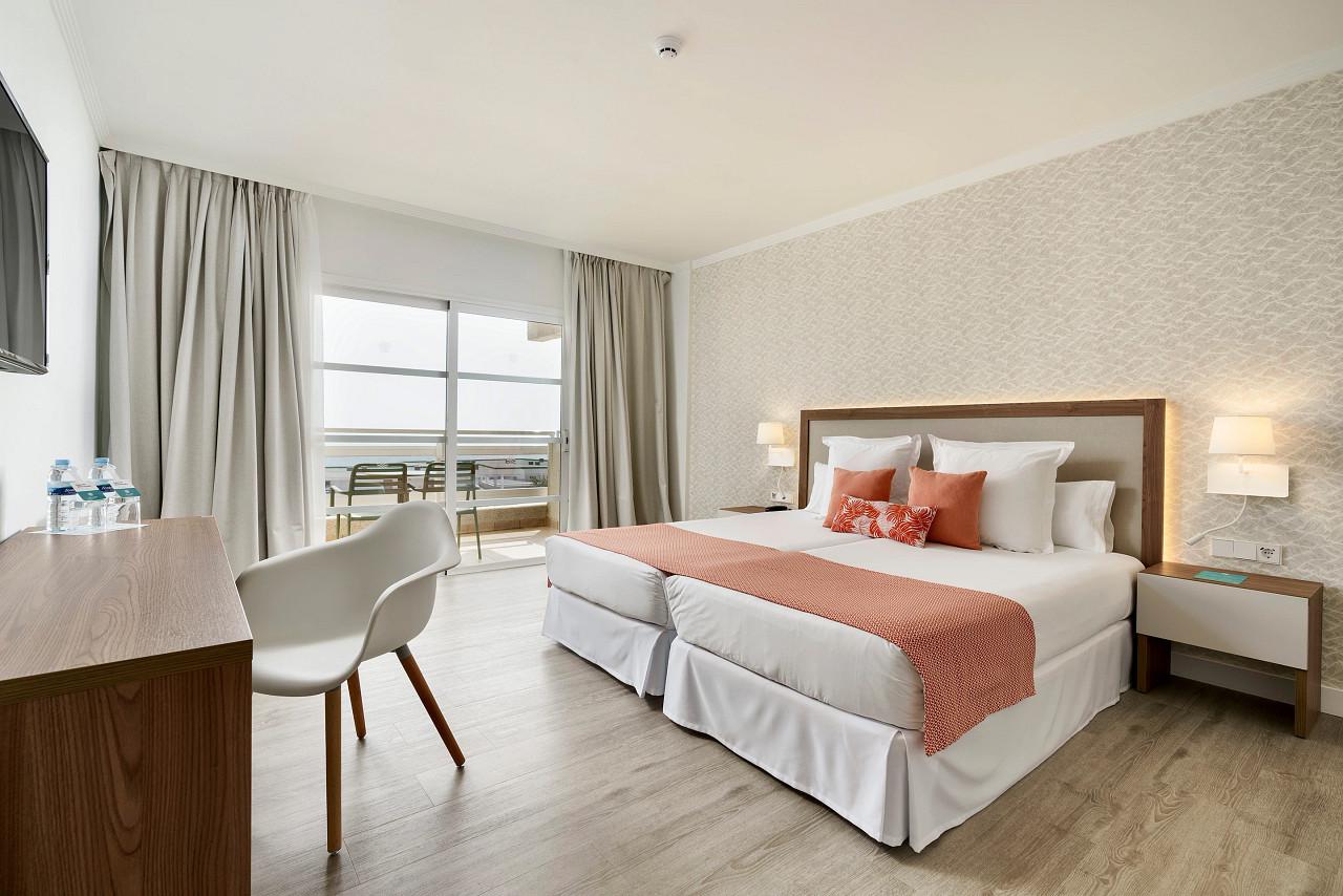 Alua Atlantico Golf Resort slide 4