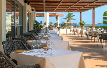 Hotel Ixian Grand & All Suites - Voksenhotel slide 4