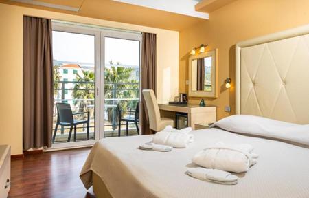 Hotel Grand Park Dubrovnik slide 3