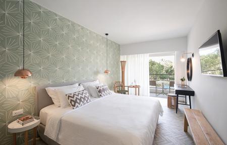 Phāea Cretan Malia slide 3