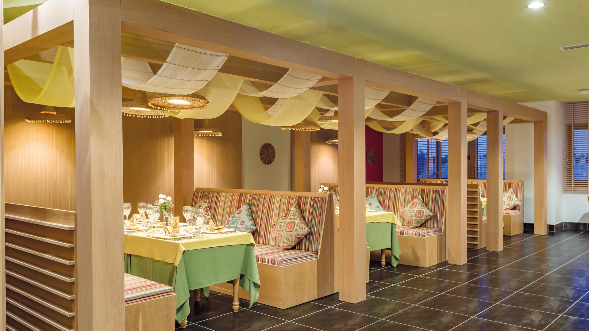 Hotel Royal Taj Mahal slide 5