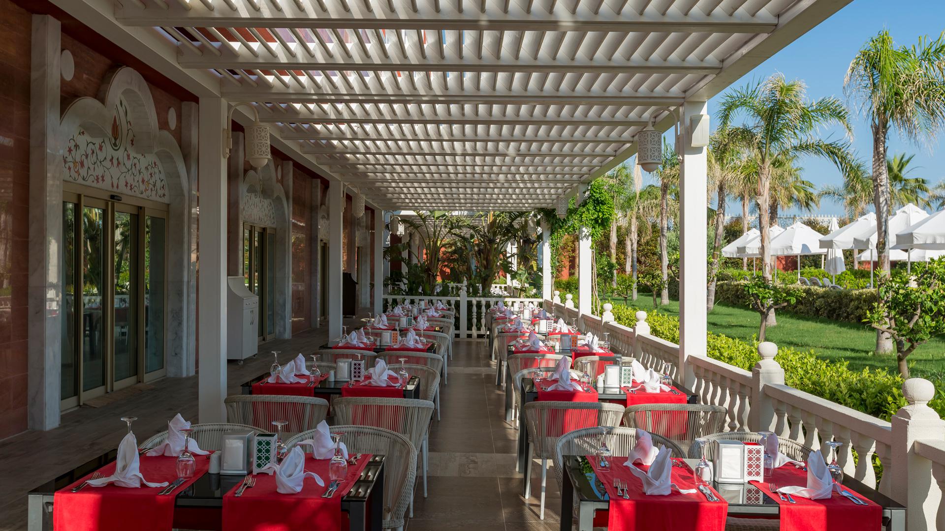 Hotel Royal Taj Mahal slide 4