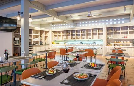 Oassium Hotel at Estival Park slide 3