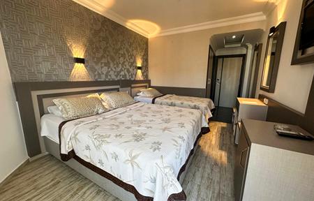 Hotel Monte Carlo slide 3