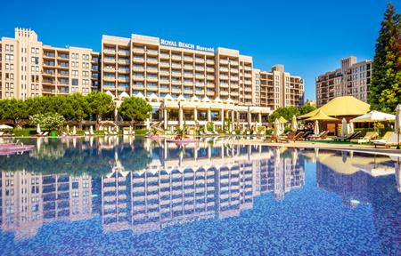 Hotel Barceló Royal Beach slide 4