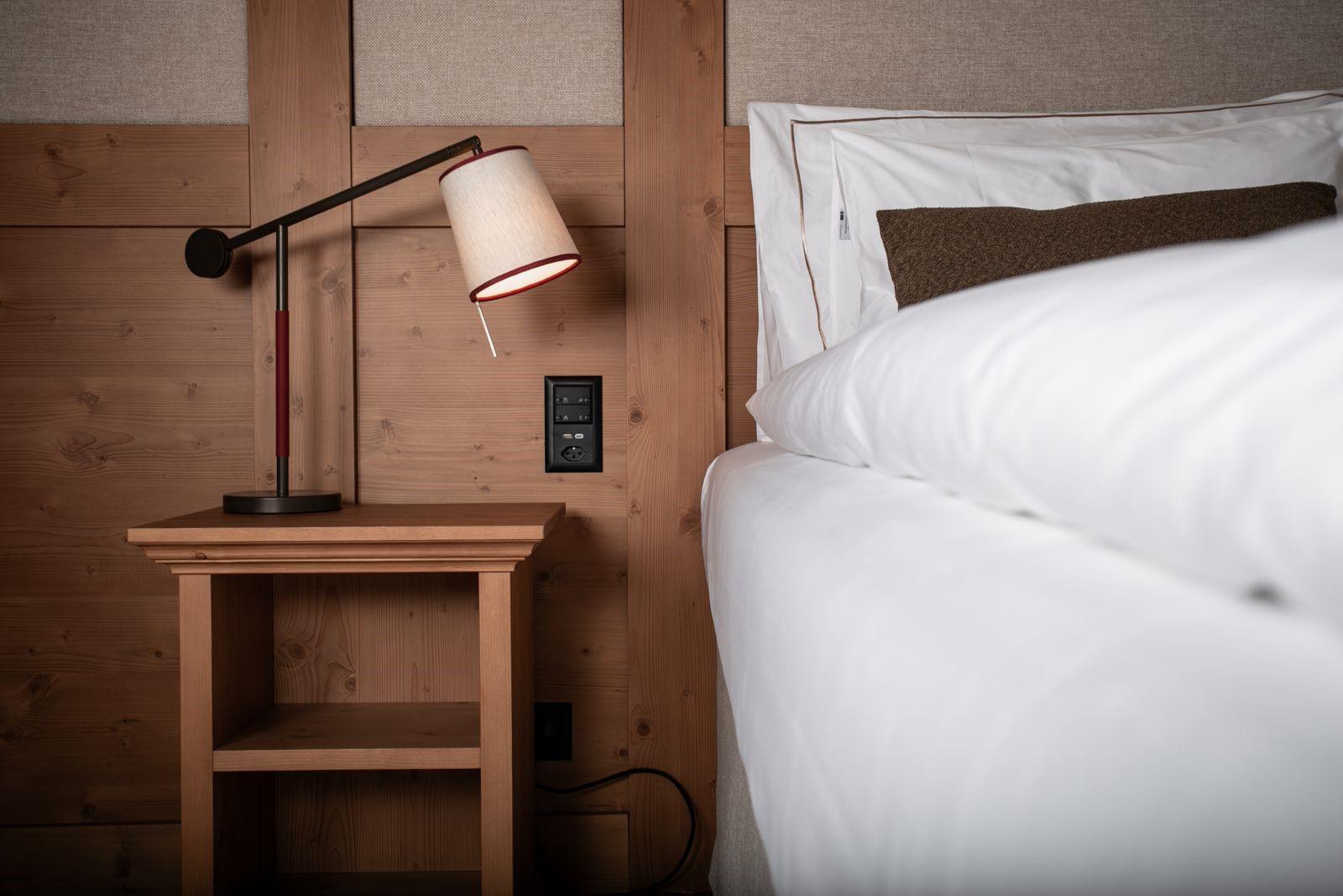 The Glacier Hotel slide 4