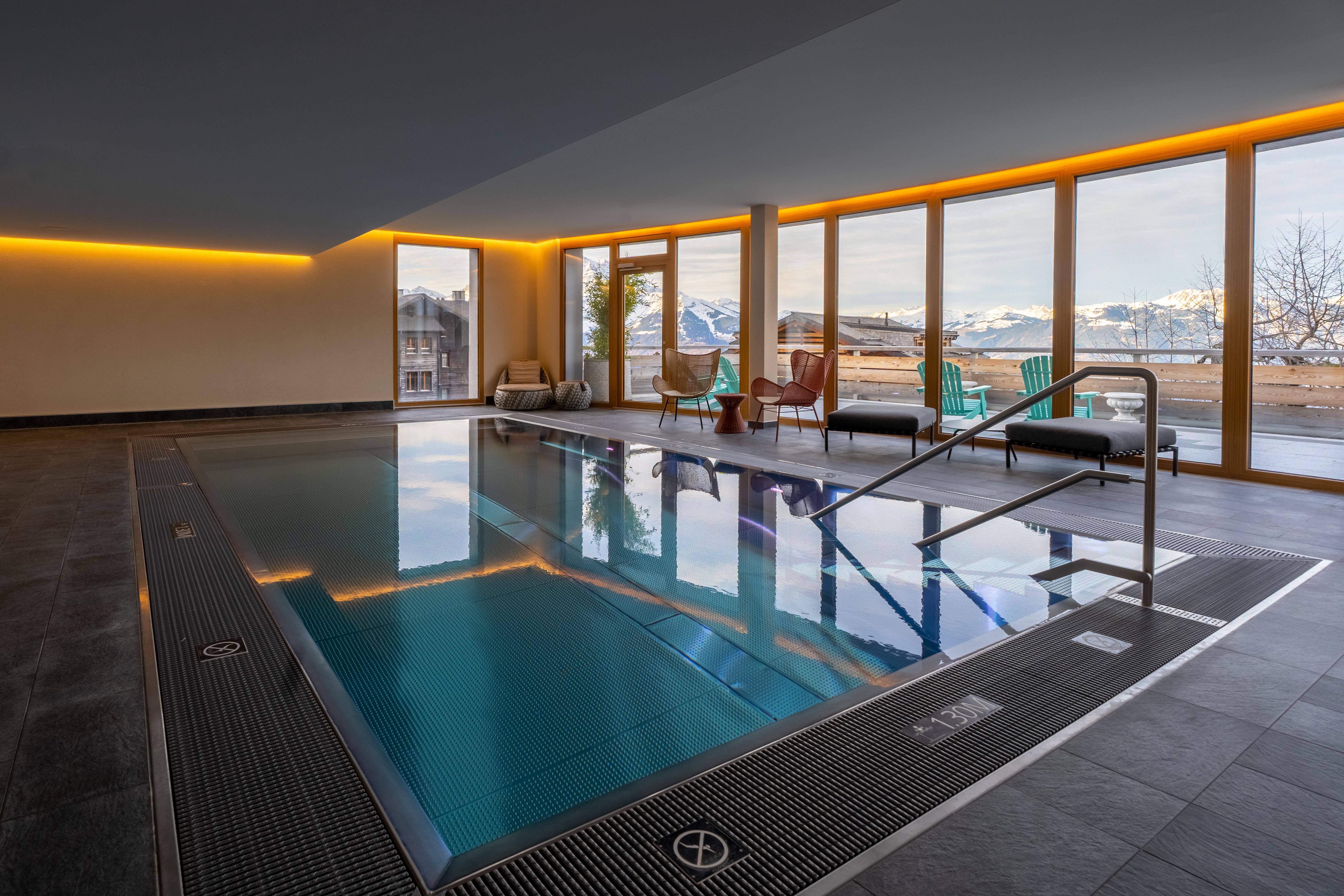 VIU Hotel Villars slide 2