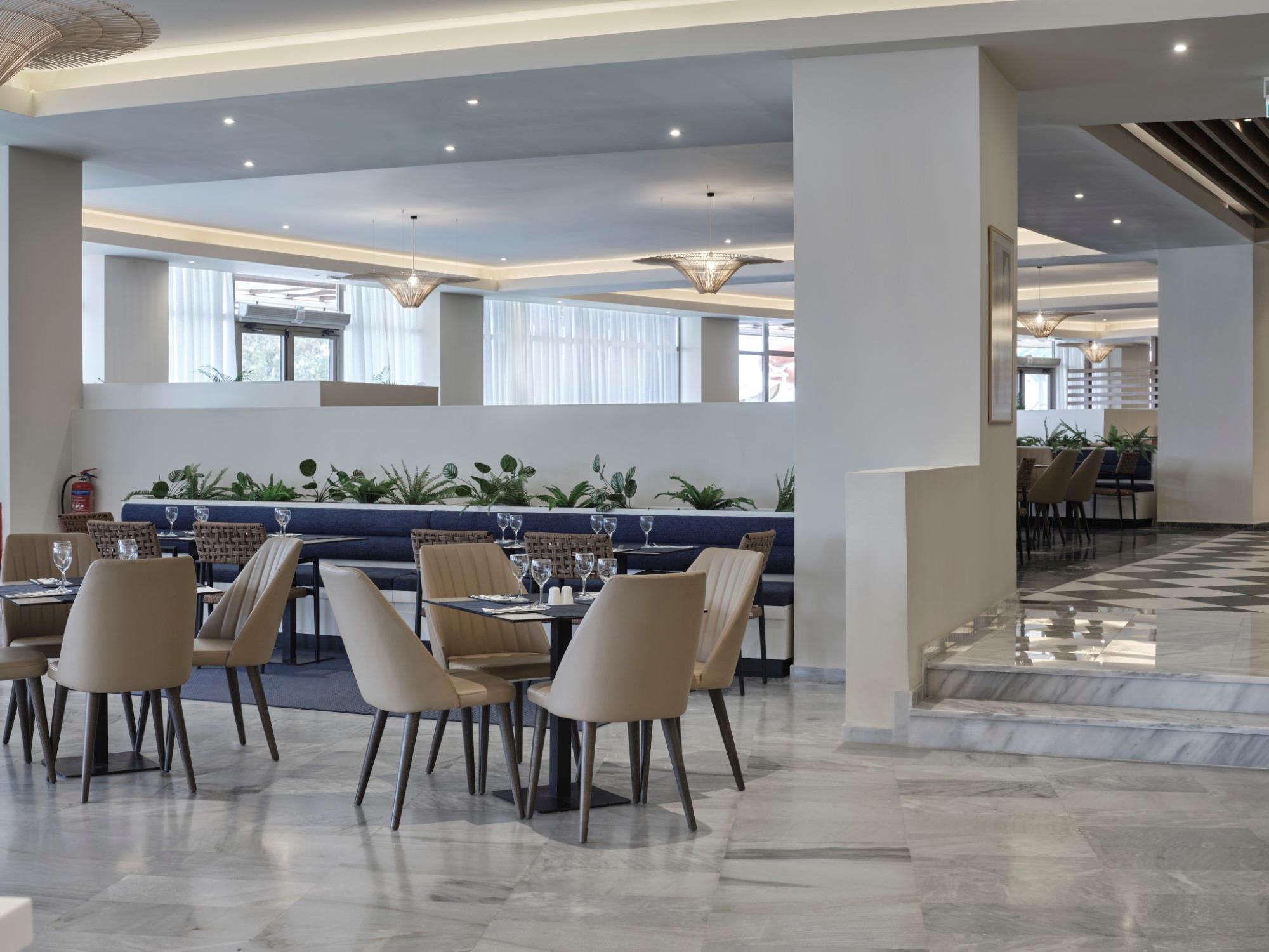 Hotel Atlantica Ocean Beach Resort slide 4