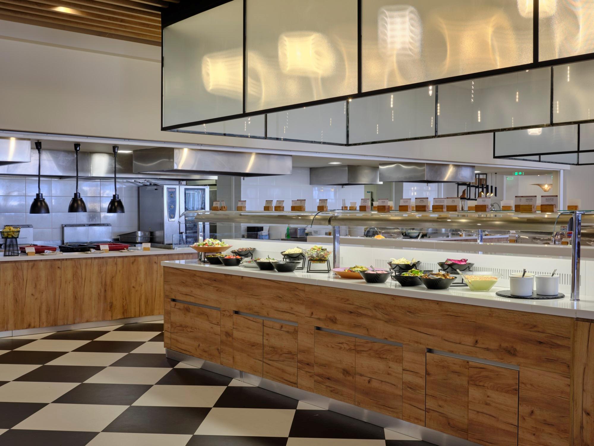 Hotel Atlantica Ocean Beach Resort slide 3