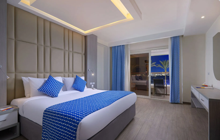 Bellagio Resort & Spa slide 2