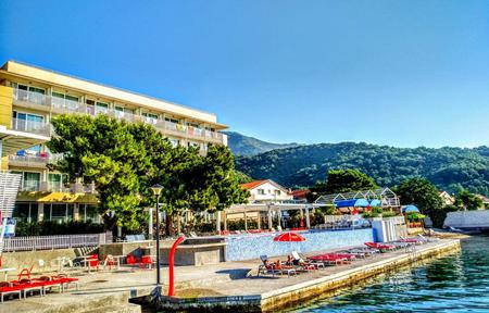 Carine Hotel Delfin slide 2