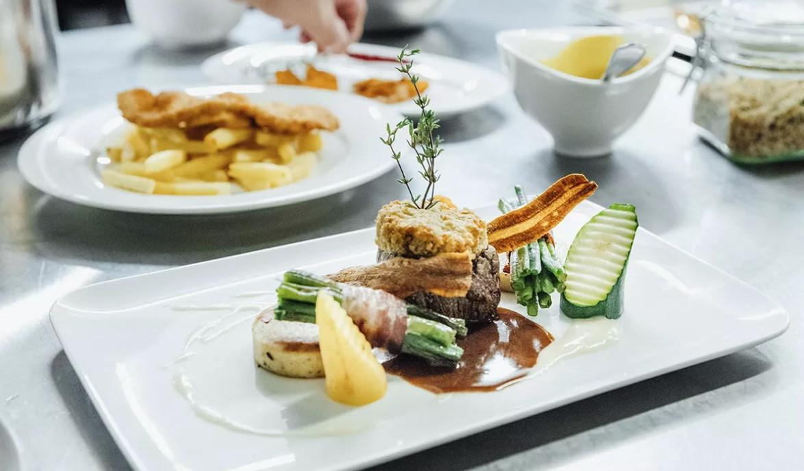 Sportiv-Hotel Mittagskogel slide 4