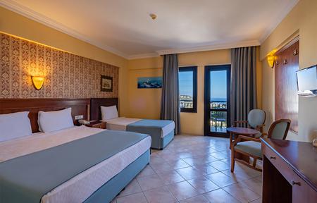 Hotel Golden Age Crystal slide 3