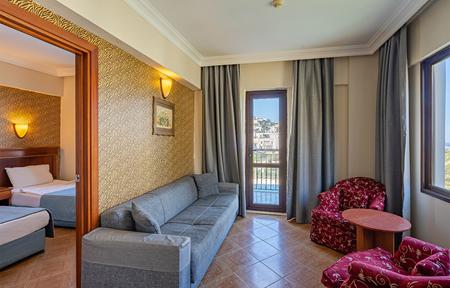 Hotel Golden Age Crystal slide 4